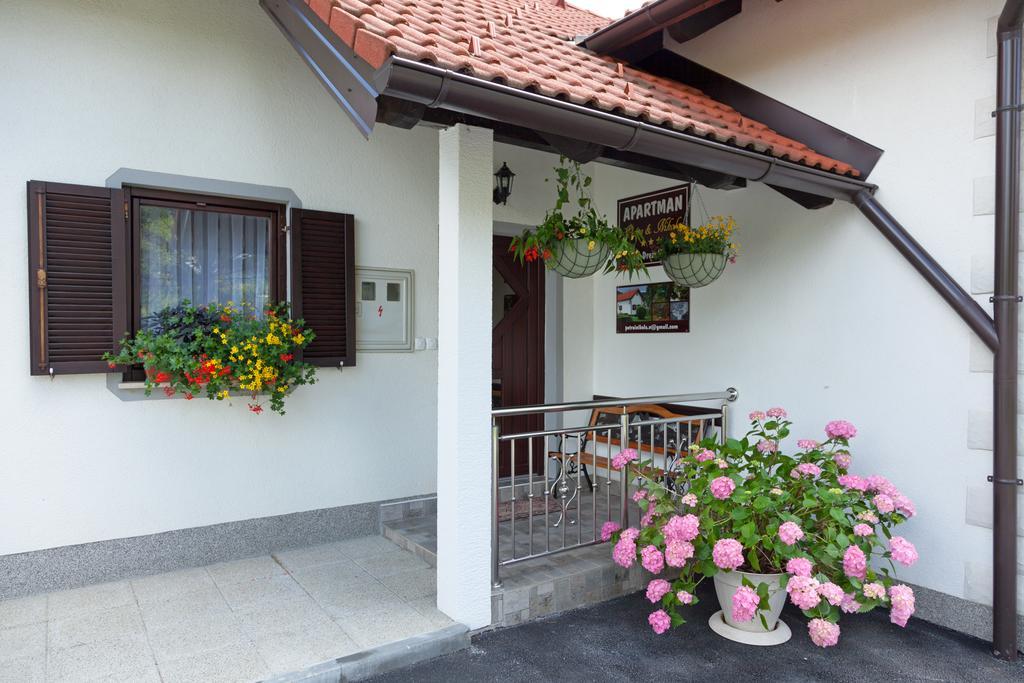 Apartment Petra I Nikola Selište Drežničko Eksteriør bilde
