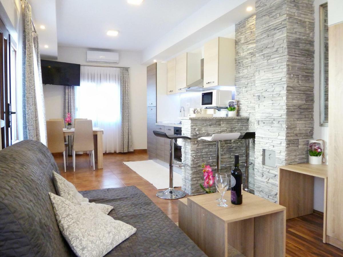 Apartment Petra I Nikola Selište Drežničko Eksteriør bilde